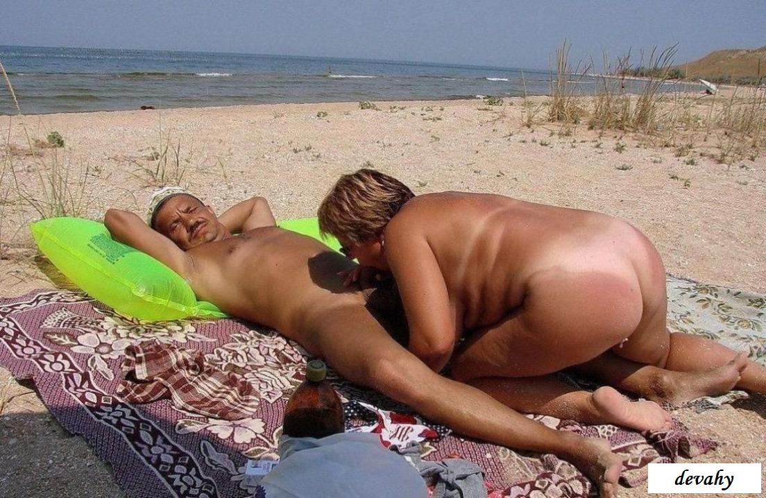 Скрытая камера на нудиском пляже снимает голых русских баб