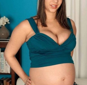Дойки беременной мамашки
