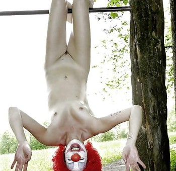 Подборка голых соблазнительниц из цирка