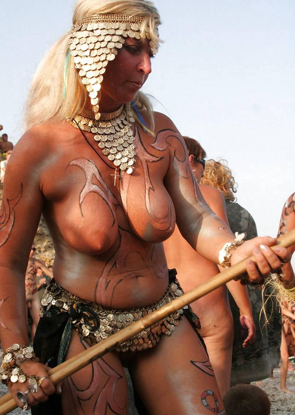 Голые белые женщины среди голых аборигенов (68 фото) - порно и эротика altaifish.ru